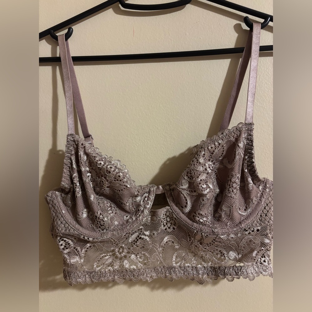 Elegant Lace Bralette in Taupe